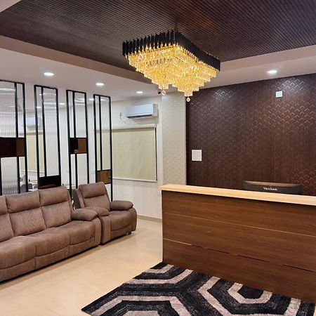 Hotel Apex Inn Hyderabad Airport Екстериор снимка