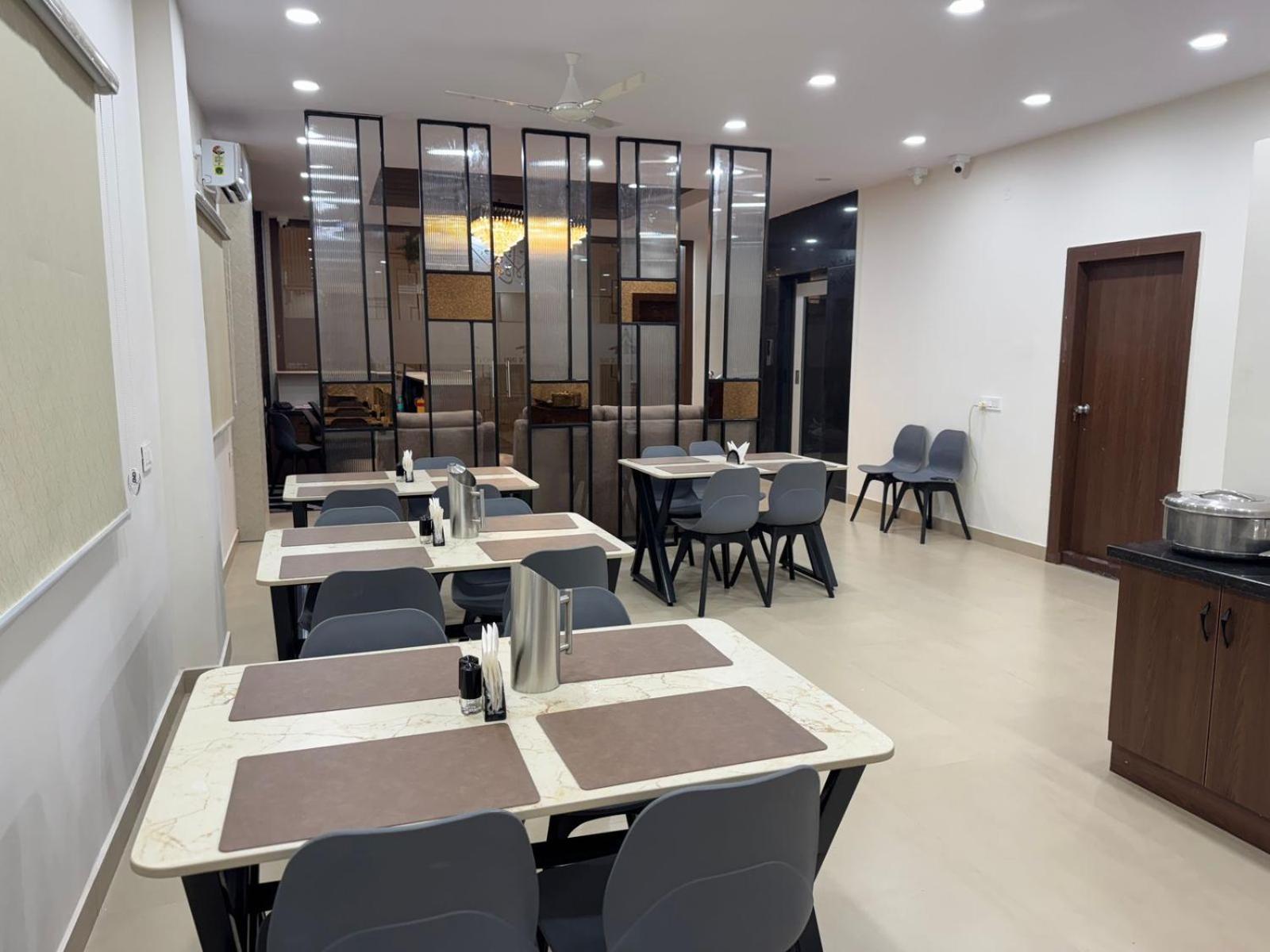 Hotel Apex Inn Hyderabad Airport Екстериор снимка