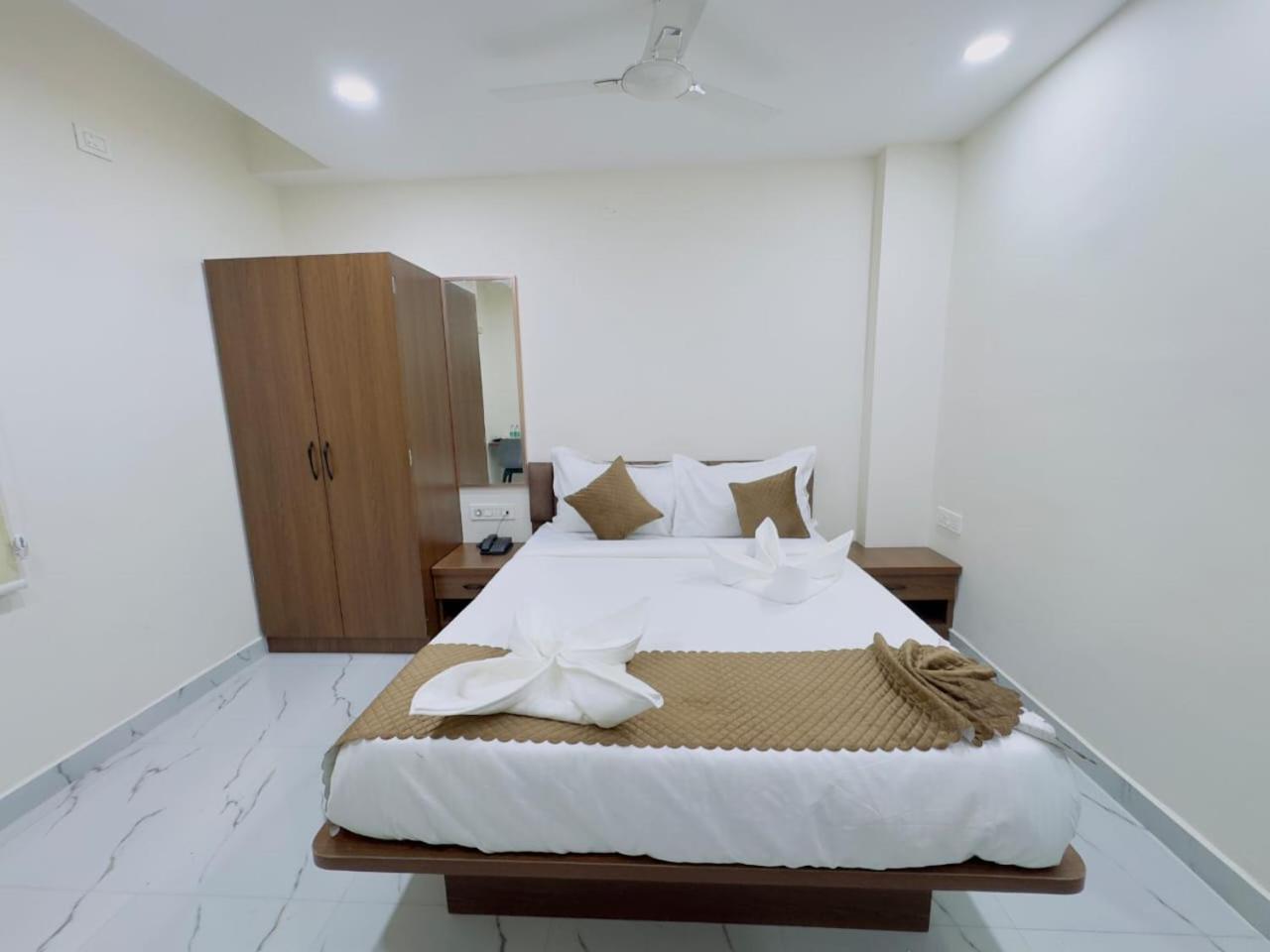 Hotel Apex Inn Hyderabad Airport Екстериор снимка